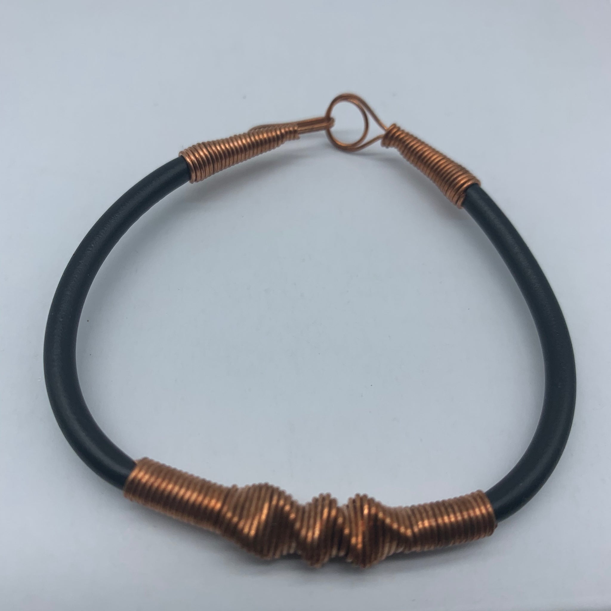 Plastic Bracelet  W/Metal Wire-Black Variation 3 - Lillon Boutique