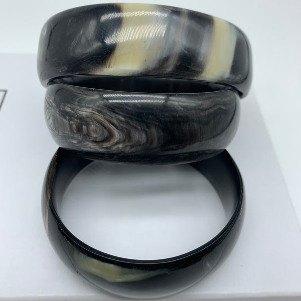 Cow Horn Bangle-L Black Variation 2 - Lillon Boutique