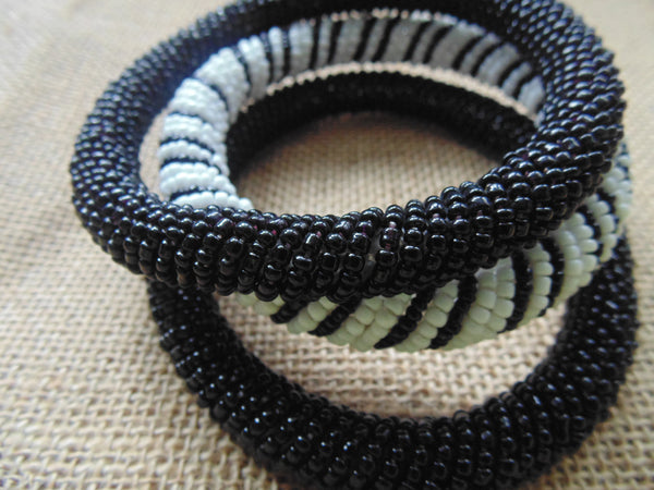 Beaded Bangle-Black - Lillon Boutique