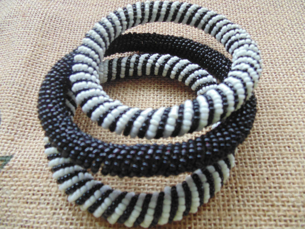 Beaded Bangle-Black - Lillon Boutique