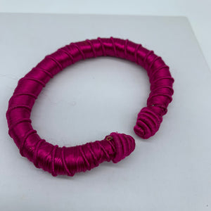 Thread W/Metal Bangle-Pink
