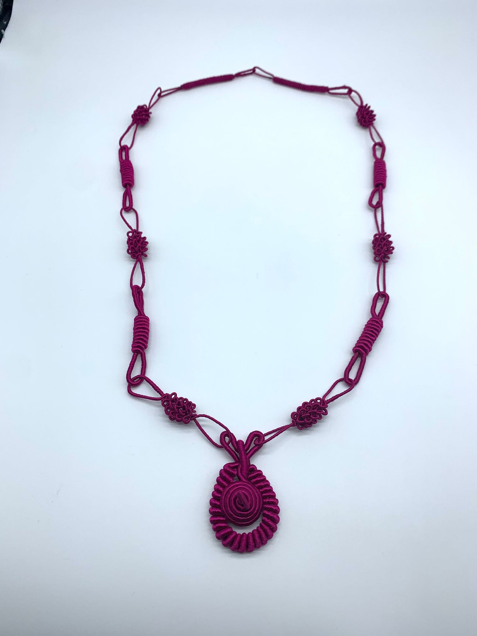 Thread W/Metal Necklace -Pink Sira