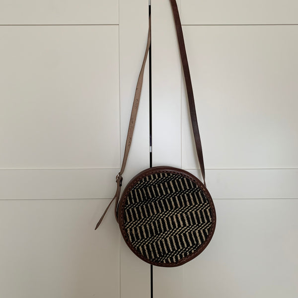 Leather W/Sisal Bag-Circle Black Variation