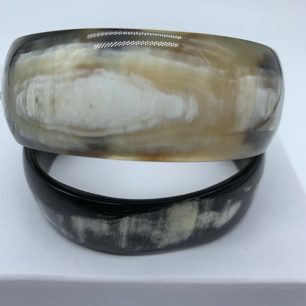 Cow Horn Bangle-L White Variation 3 - Lillon Boutique