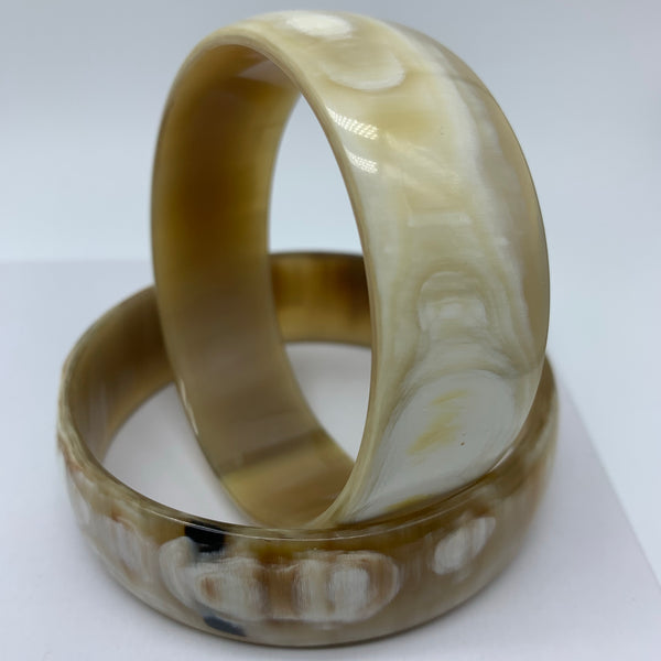 Cow Horn Bangle-L White Variation 2 - Lillon Boutique